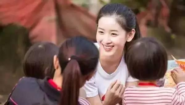 章泽天刘强东近期照片